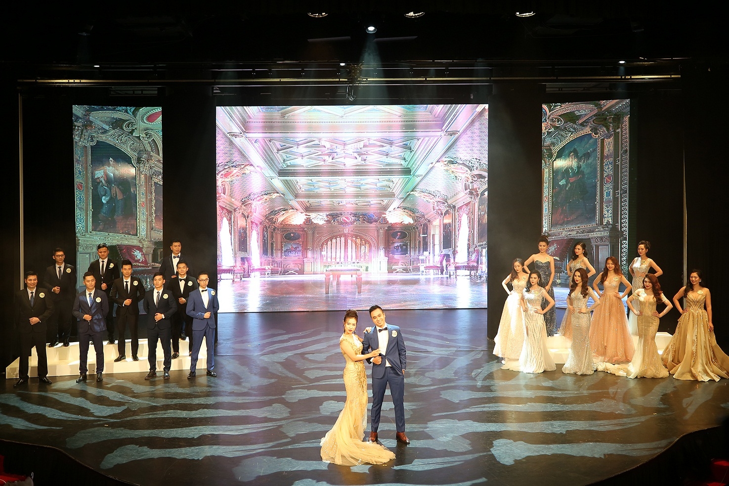 Cặp đôi tài - sắc “MR & MS PVCOMBANK 2018” tỏa sáng đêm Chung kết