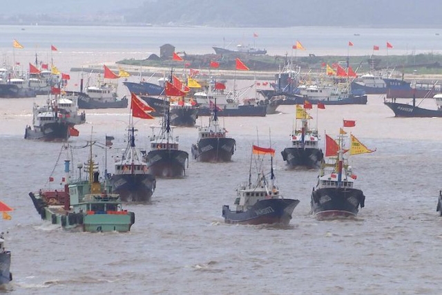 Đội tàu cá hùng hậu của Trung Quốc vét sạch các đại dương