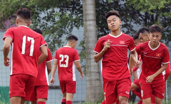 u19 viet nam chia tay hai cau thu truoc them giai u19 chau a