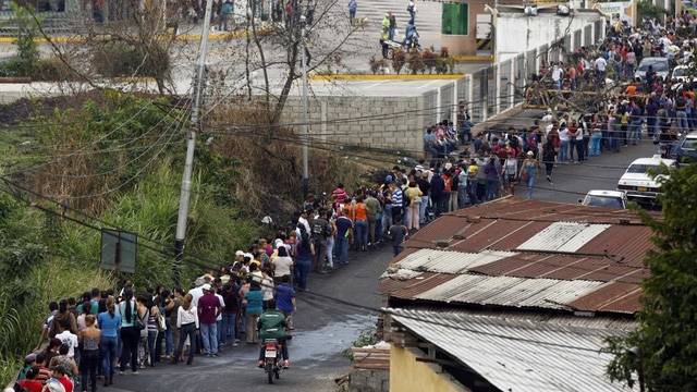 Khủng hoảng kinh tế, bánh mì thành món ăn sang chảnh của dân Venezuela