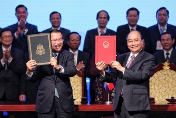 Việt Nam - Campuchia ký hai văn kiện pháp lý về biên giới