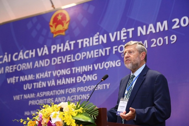 Việt Nam tăng trưởng vượt dự báo và lời 