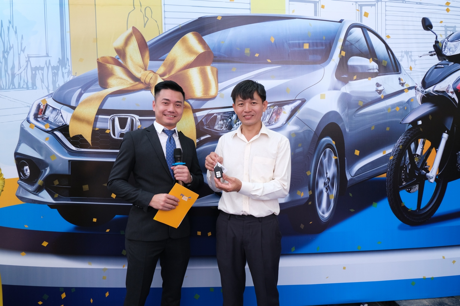 pvcombank trao tang xe o to honda city cho khach hang trung thuong chuong trinh khuyen mai he 2019
