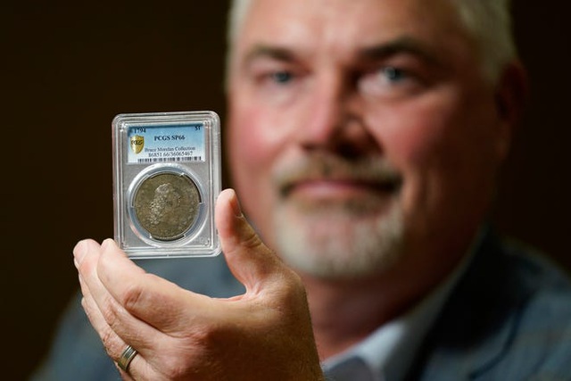 Có gì đặc biệt mà khiến đồng xu nhỏ bé có giá hơn 230 tỷ đồng? - 2