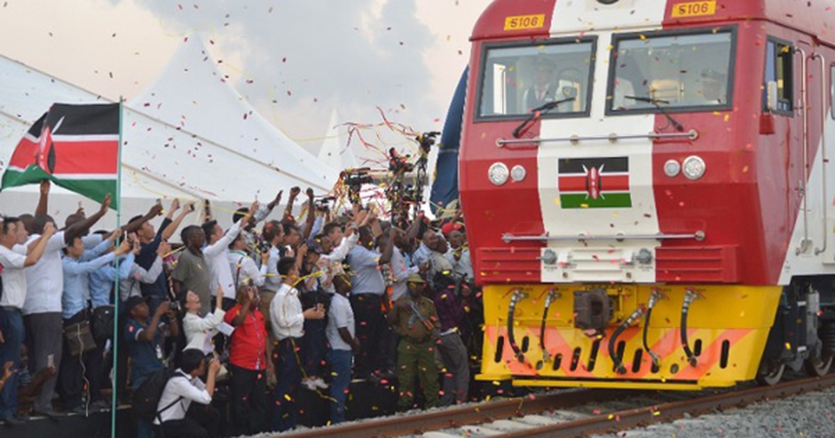 Vay Trung Quốc gần 5 tỷ USD làm đường sắt, Kenya lỗ đậm, xin giãn nợ