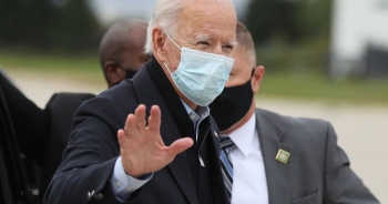 Bầu cử Mỹ 2020: Ông Biden quyết không cách ly dù nhân viên mắc Covid-19