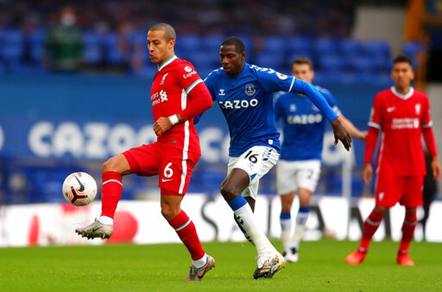 Everton 2-2 Liverpool: Màn rượt đuổi quyết liệt - 11