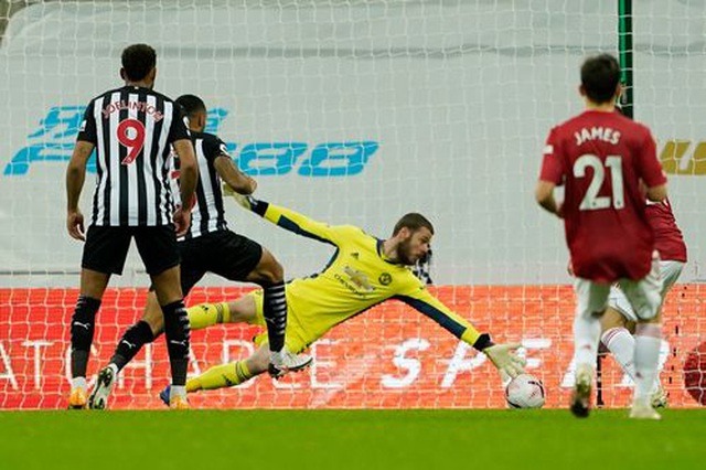 Newcastle 1-4 Man Utd: Bùng nổ 10 phút cuối trận - 3