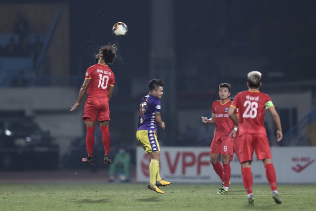 Quang Hải toả sáng, CLB Hà Nội soán ngôi đầu V-League của CLB Viettel - 2