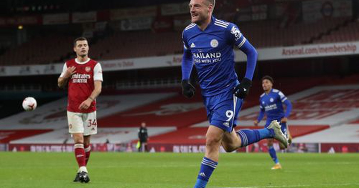 Vardy tỏa sáng, Leicester gieo sầu cho Arsenal