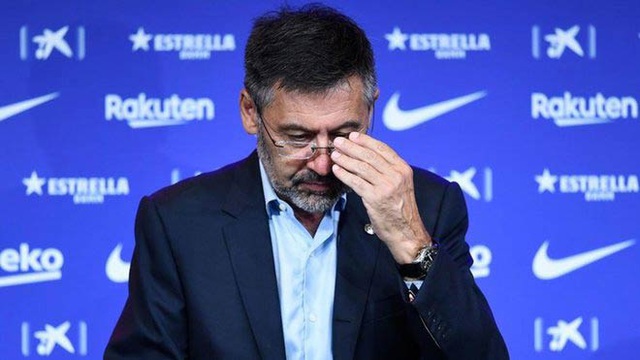 Barcelona “loạn” sau khi thua Real Madrid, Chủ tịch Bartomeu sẽ từ chức?