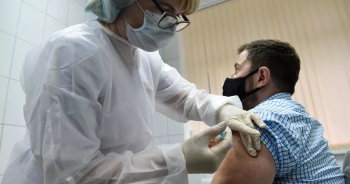 Nga nộp đơn hối thúc WHO phê duyệt nhanh vắc xin Covid-19