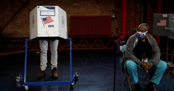 Bầu cử Mỹ 2020: Sức nặng của những lá phiếu sớm