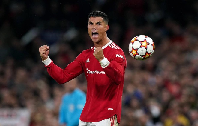 Tỏa sáng rực rỡ cùng Man Utd, C.Ronaldo giành giải cao quý - 2