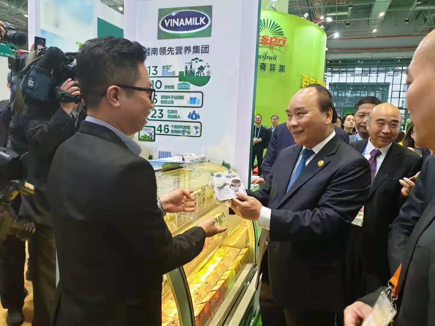 Sản phẩm sữa của Vinamilk được người tiêu dùng Trung Quốc rất ưu chuộng tại CIIE 2018