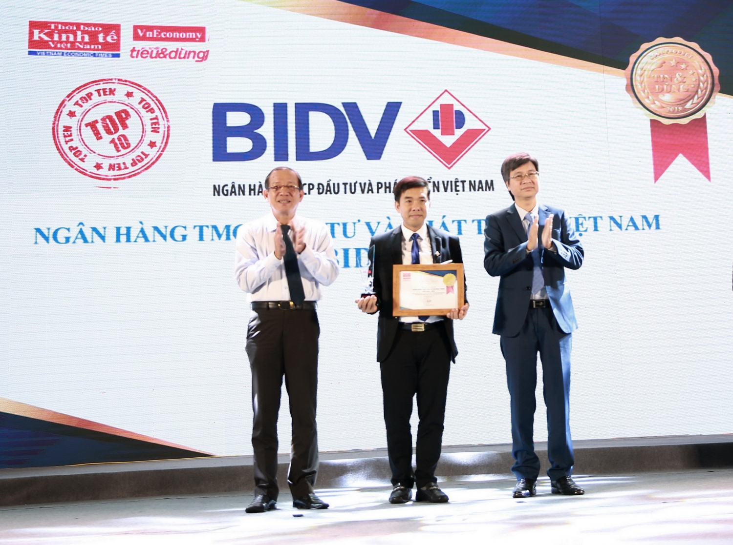 BIDV SmartBanking  - Sản phẩm ngân hàng số được vinh danh tại  “Tin & Dùng Việt Nam 2018”