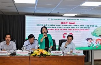 TP Hồ Chí Minh chính thức triển khai chương trình Sữa học đường tại 10 quận, huyện