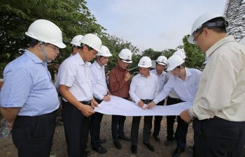 Xây dựng 2 cột điện 500 kV cao nhất Việt Nam