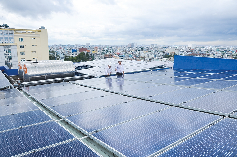 Phát triển điện mặt trời mái nhà: Khách hàng chờ giá?