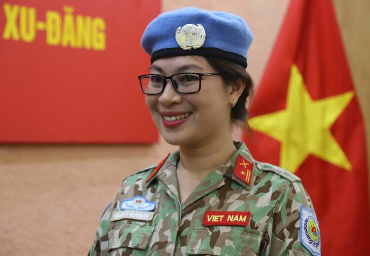 Nữ quan sát viên Việt Nam đầu tiên trong lực lượng mũ nồi xanh