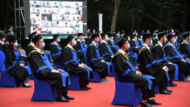 Hàng triệu cử nhân Trung Quốc “xếp xó” tấm bằng tốt nghiệp vì Covid-19 - 2