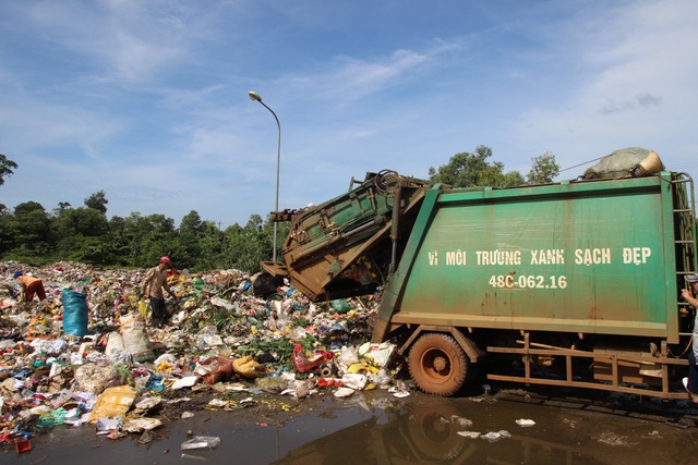 Nhọc nhằn mưu sinh trên bãi rác lớn nhất Đắk Nông - 4