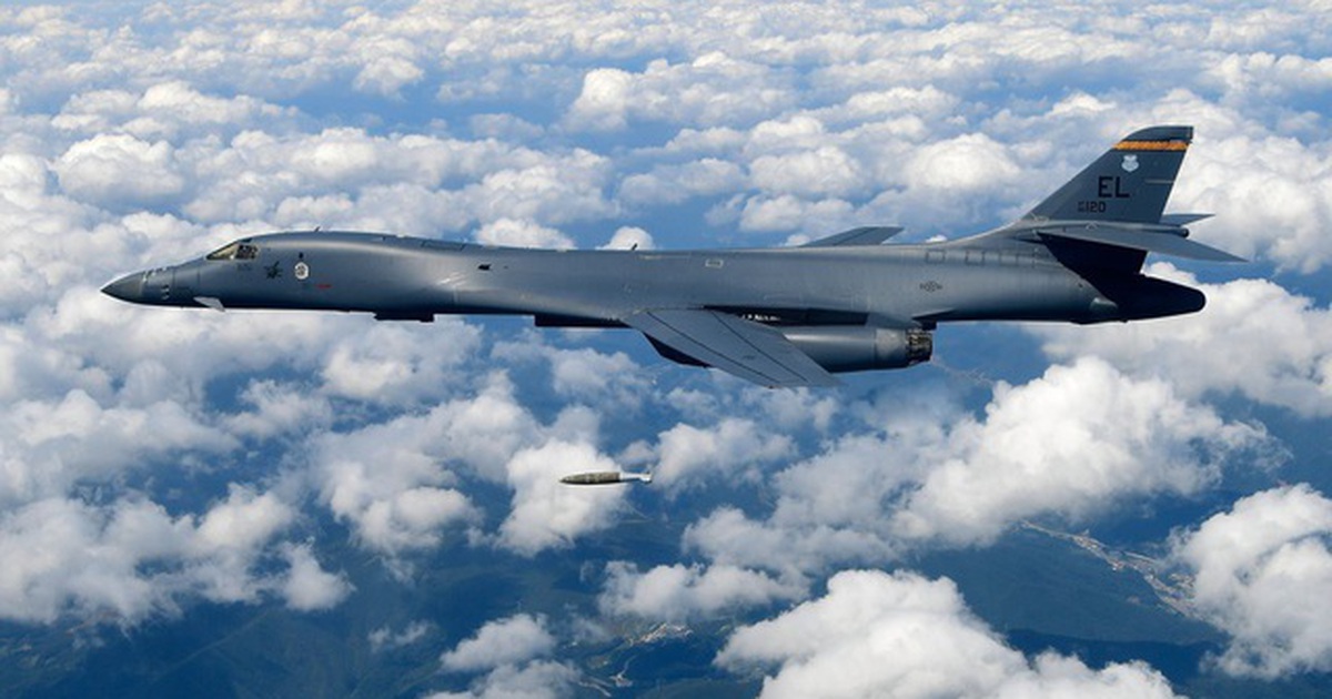 Mỹ đưa máy bay ném bom tới Biển Đông