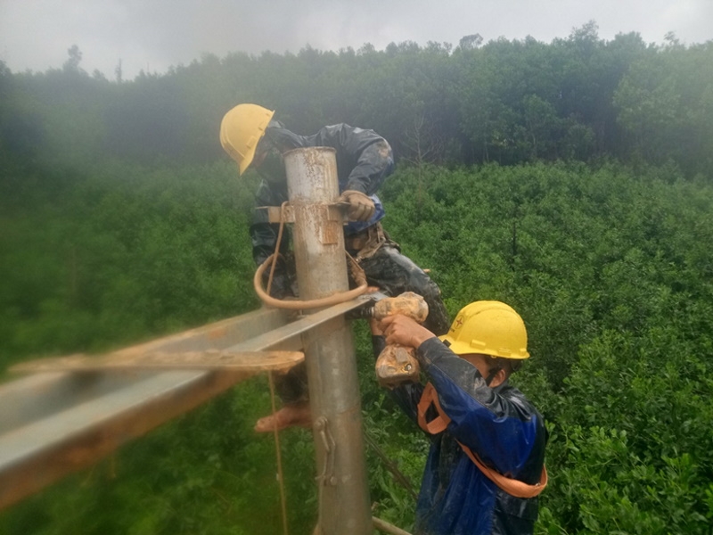 Người làm điện Quảng Nam trong mùa bão lũ