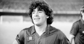 Huyền thoại Maradona qua đời ở tuổi 60