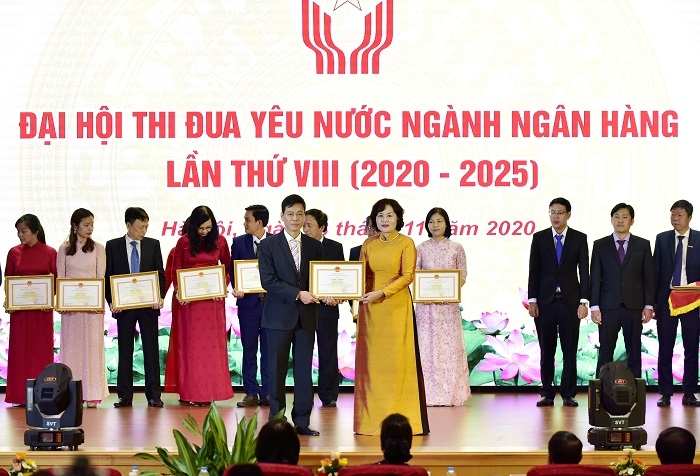 Chủ tịch HĐQT VietinBank nhận Huân chương Lao động hạng Nhì