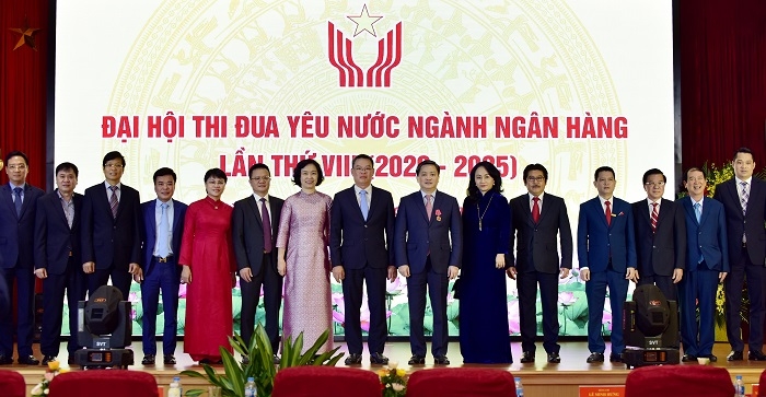 Chủ tịch HĐQT VietinBank nhận Huân chương Lao động hạng Nhì