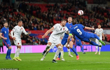 Harry Kane lập hattrick giúp Anh thắng đậm, Italia hòa thất vọng Thụy Sỹ