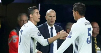 C.Ronaldo quay lưng với Solskjaer, đồng ý để HLV Zidane tiếp quản Man Utd