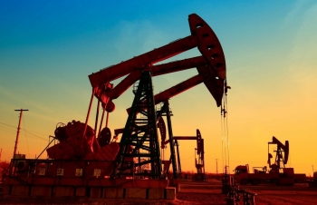 Giá xăng dầu hôm nay 17/11 “loạn nhịp”, giá dầu Brent tăng mạnh, WTI giảm