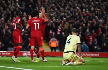 Liverpool "hủy diệt" Arsenal tại Anfield