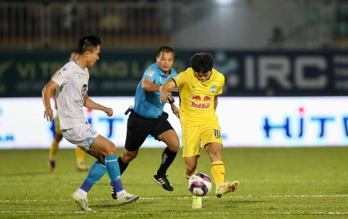 Đánh bại CLB Nam Định, HA Gia Lai chấm dứt mạch 10 trận không thắng - 1