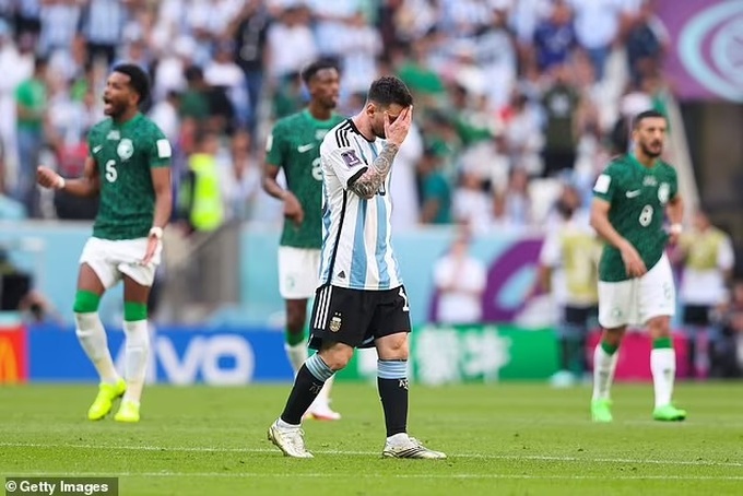 Messi bị cổ động viên chỉ trích sau trận thua sốc của Argentina - 1