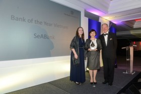 SeABank nhận giải thưởng "Ngân hàng tốt nhất Việt Nam 2013"