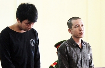 Hai thanh niên đi tù sau khi bé gái 12 tuổi sinh con