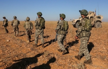 Mỹ rút khỏi căn cứ đầu tiên ở Syria