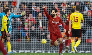 Salah giúp Liverpool thắng đội chót bảng