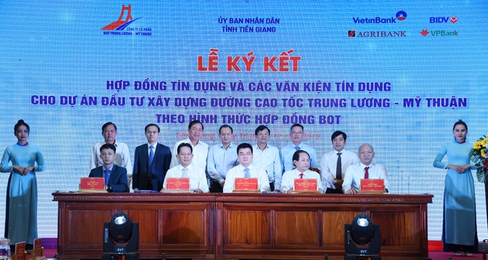 Ký kết Hợp đồng tín dụng cho Dự án đầu tư xây dựng đường cao tốc Trung Lương - Mỹ Thuận