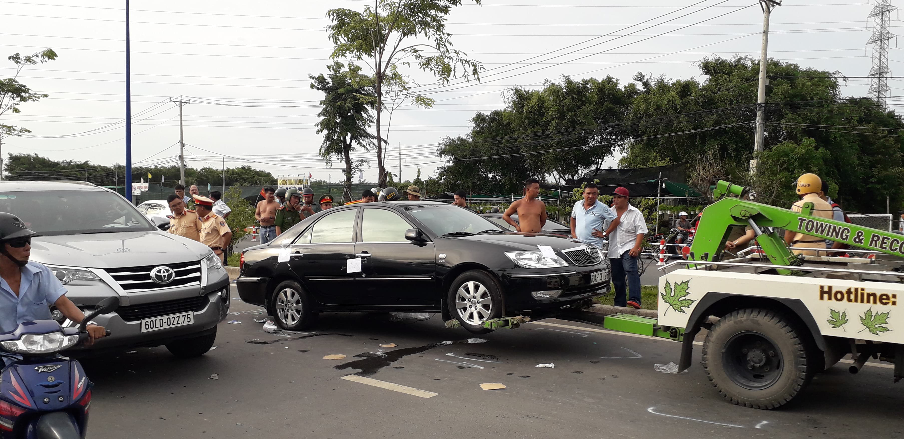 Vụ giang hồ “vây” ô tô chở công an: Chuyển công tác 3 sĩ quan