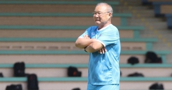 Báo Malaysia: "HLV Park Hang Seo nổi giận vì sân tập bị xem trộm"