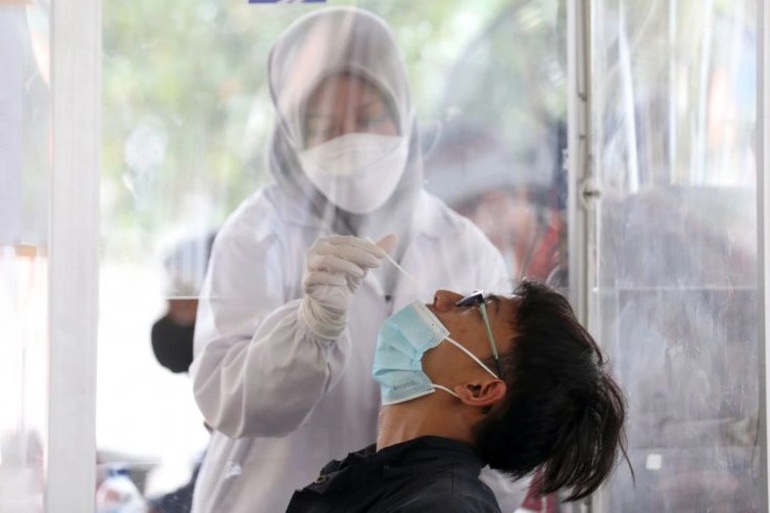 WHO cảnh báo tốc độ lây lan của Omicron, châu Á thêm hàng loạt ca nhiễm - 1