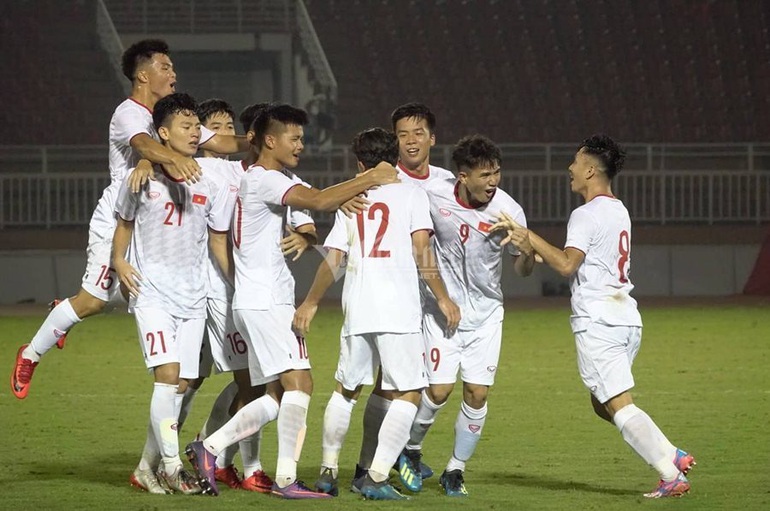 U23 Việt Nam đụng Thái Lan, HLV Park Hang Seo không cầm quân - 1