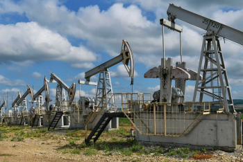Nga tính cắt giảm sản lượng dầu để đối phó trần giá của phương Tây