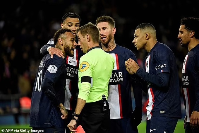 Neymar nhận thẻ đỏ, Mbappe lập công giúp PSG củng cố ngôi đầu Ligue 1 - 2