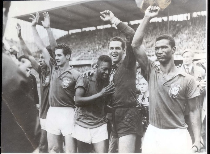 Vua bóng đá Pele qua đời ở tuổi 82 - 4