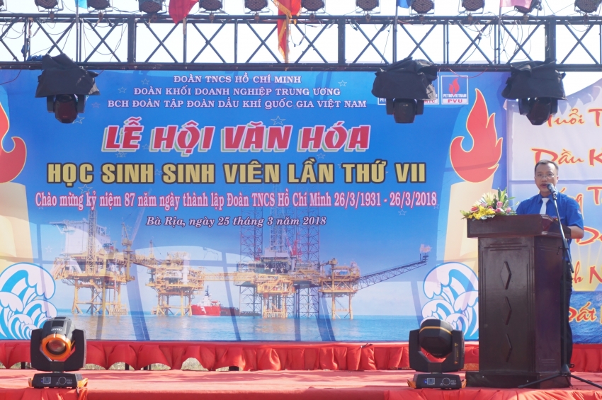 tung bung le hoi van hoa hoc sinh sinh vien dau khi lan thu vii